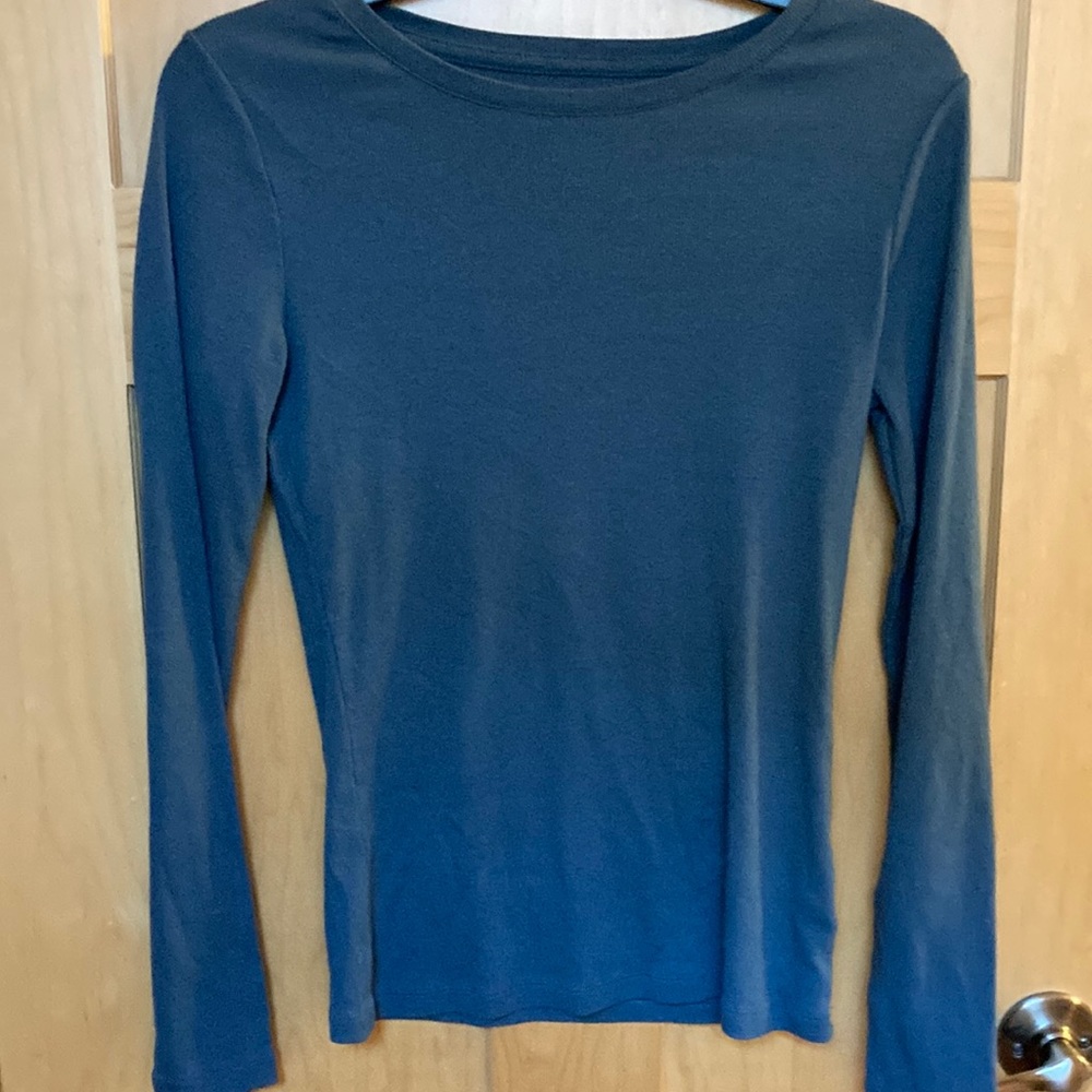 green long sleeve shirt